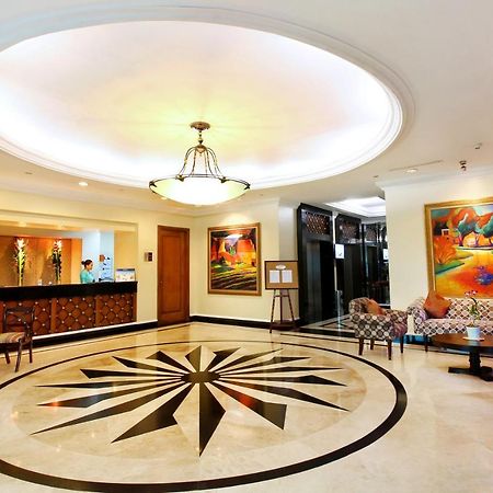 Oxford Suites Makati Makati City Exteriör bild