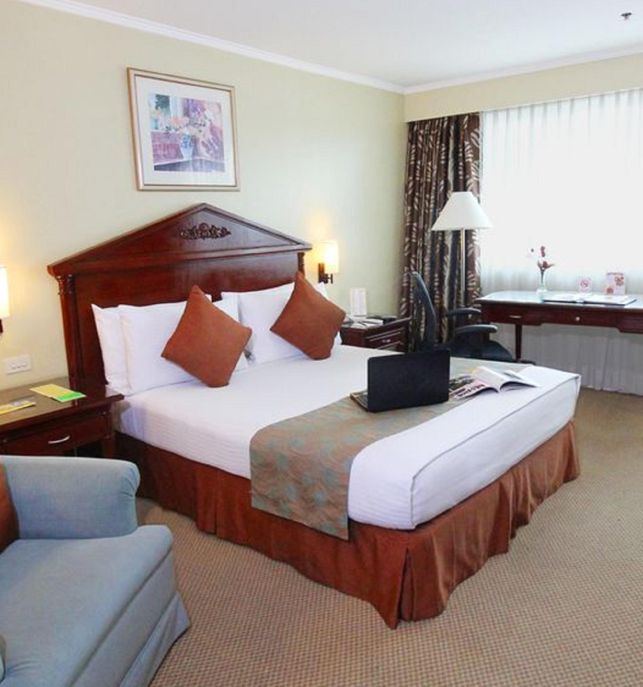 Oxford Suites Makati Makati City Exteriör bild