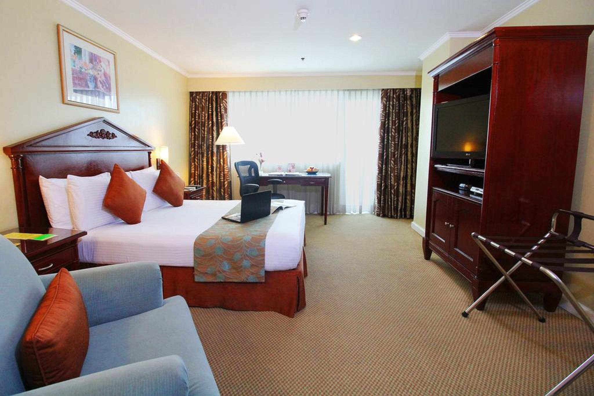 Oxford Suites Makati Makati City Exteriör bild
