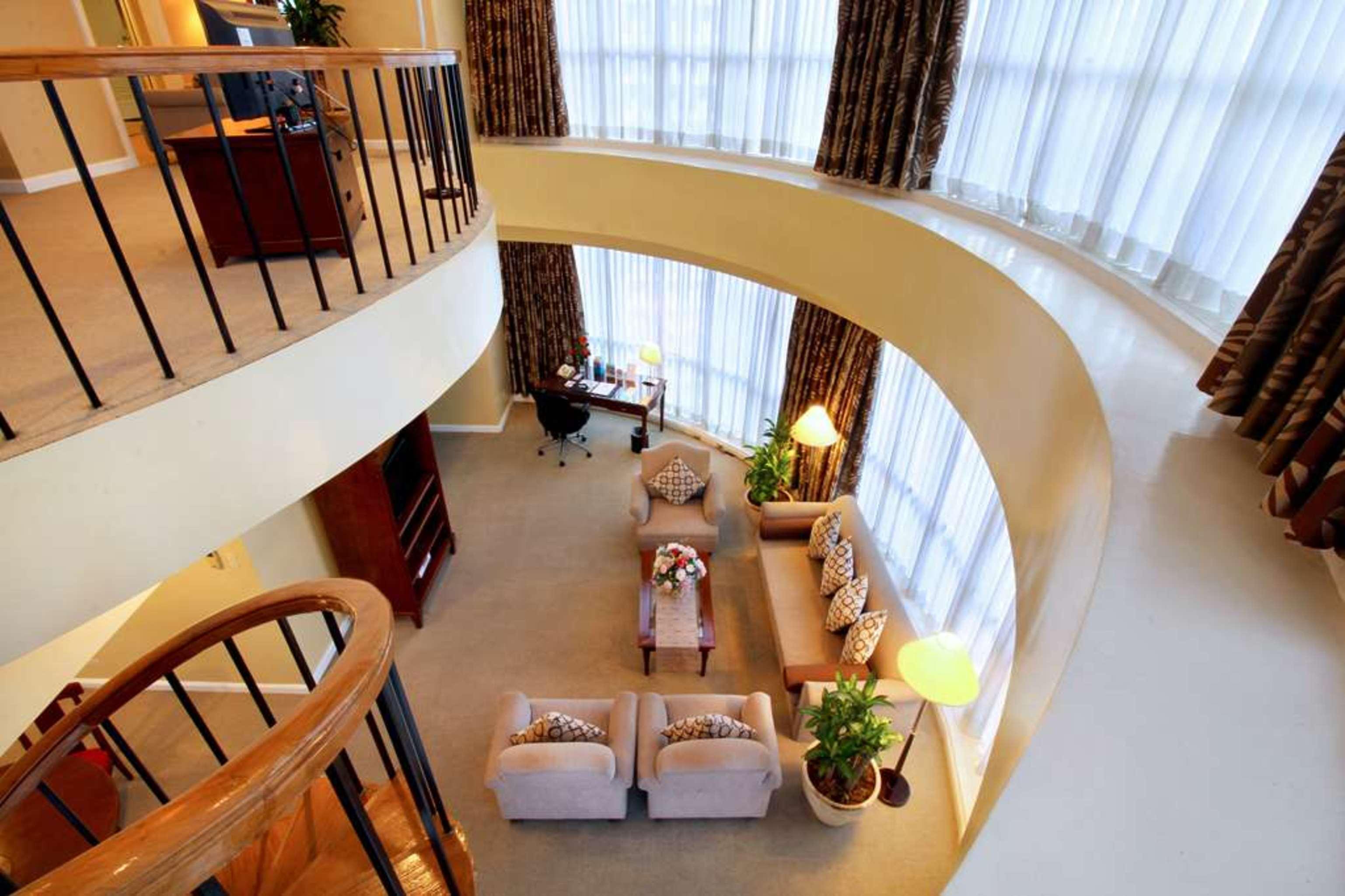 Oxford Suites Makati Makati City Exteriör bild