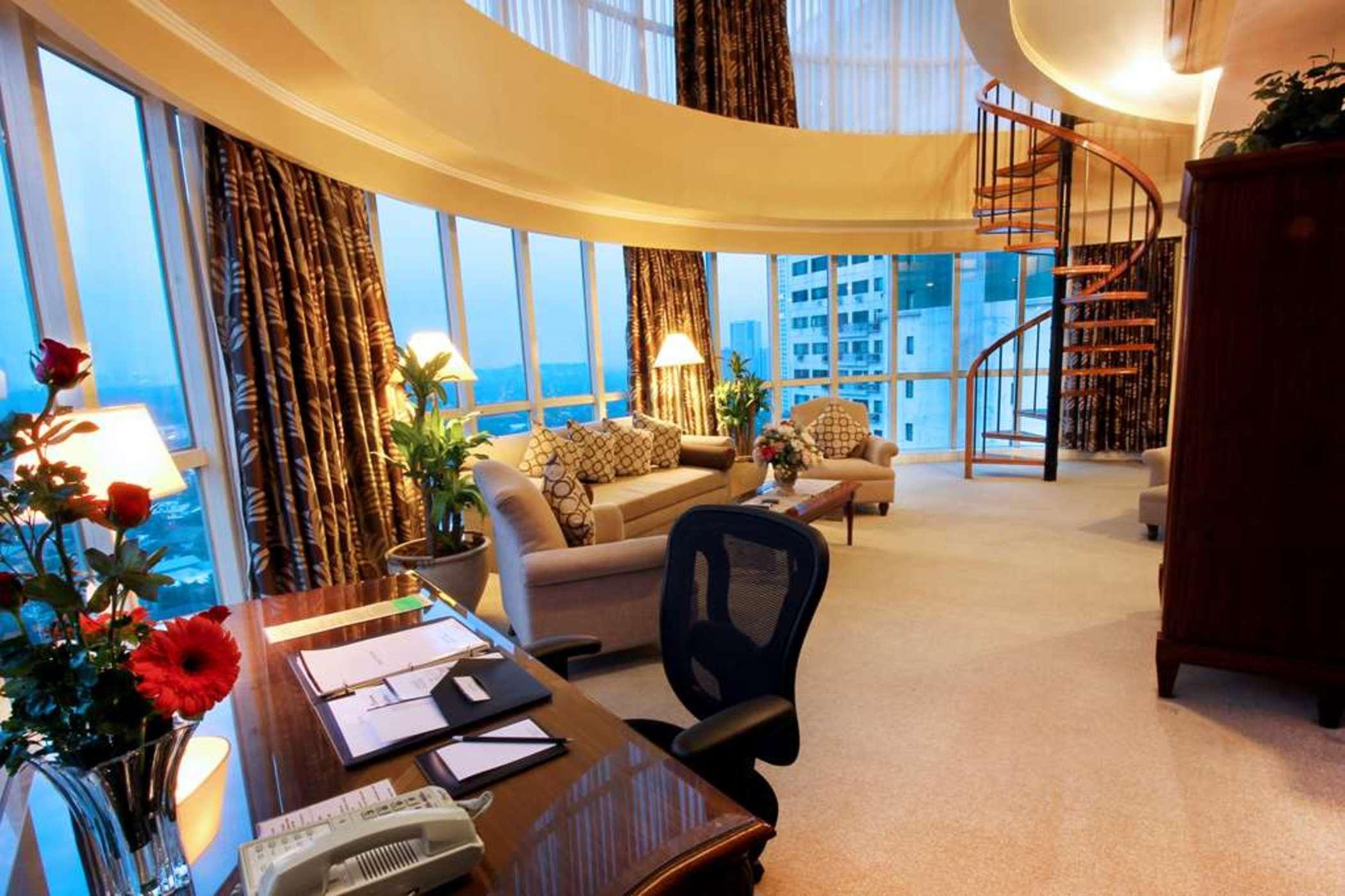 Oxford Suites Makati Makati City Exteriör bild
