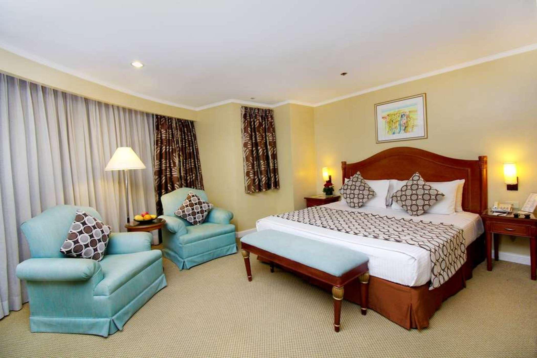 Oxford Suites Makati Makati City Exteriör bild
