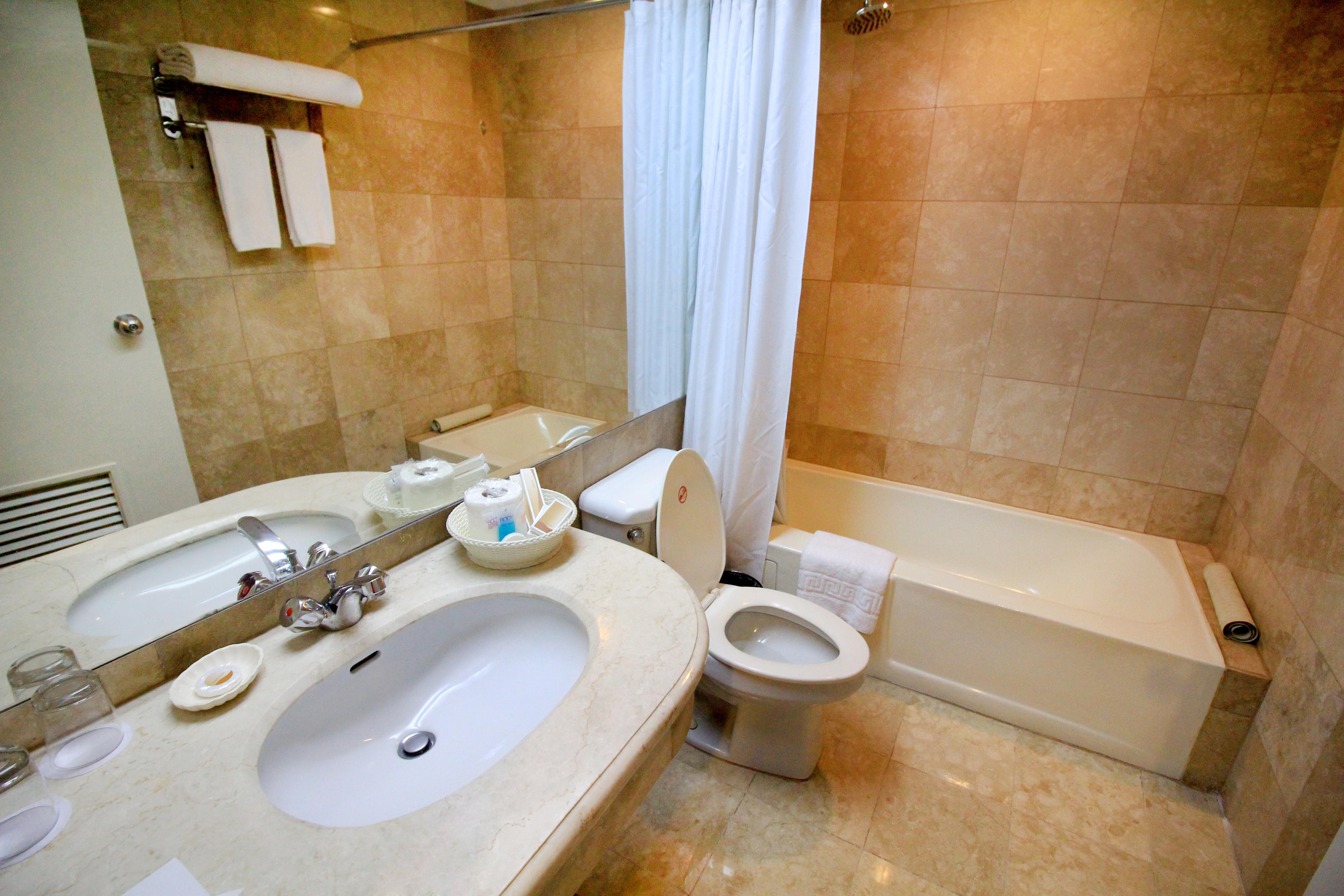 Oxford Suites Makati Makati City Exteriör bild