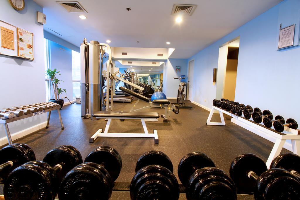 Oxford Suites Makati Makati City Exteriör bild