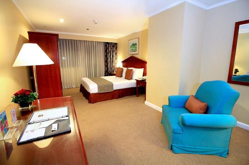 Oxford Suites Makati Makati City Exteriör bild
