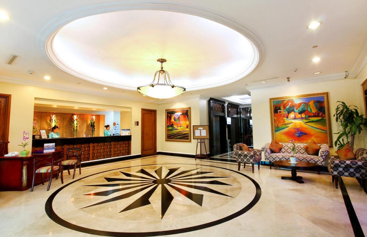 Oxford Suites Makati Makati City Exteriör bild